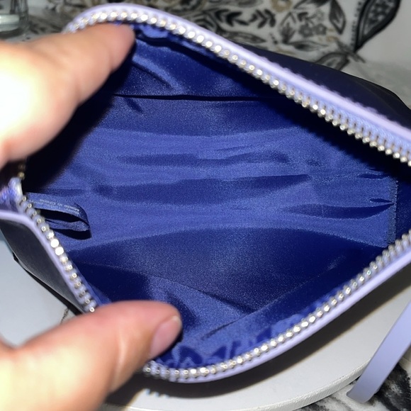 La Mer Purple Cosmetic or Travel Essentials Bag - Picture 1 of 8